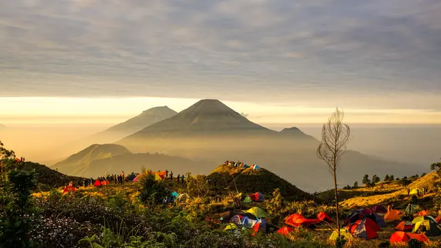 Rekomendasi Wisata Gunung di Indonesia